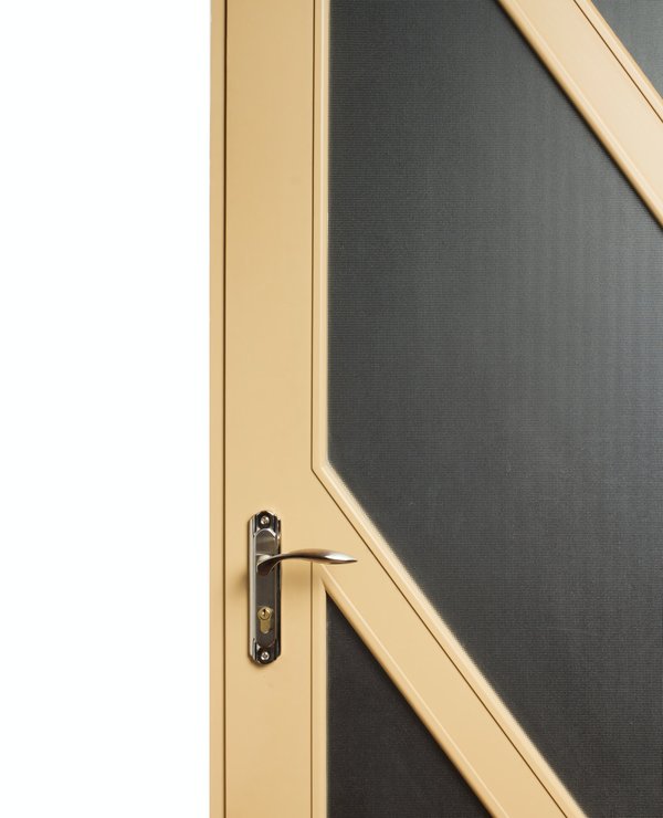 Pourquoi opter pour des portes et des verrières métalliques ?