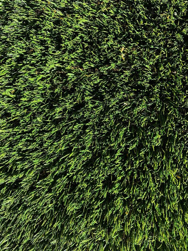 Gazon synthétique : conseils pour un choix éclairé et pratique