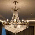 Lustres et plafonniers : les tendances pour un intérieur chic